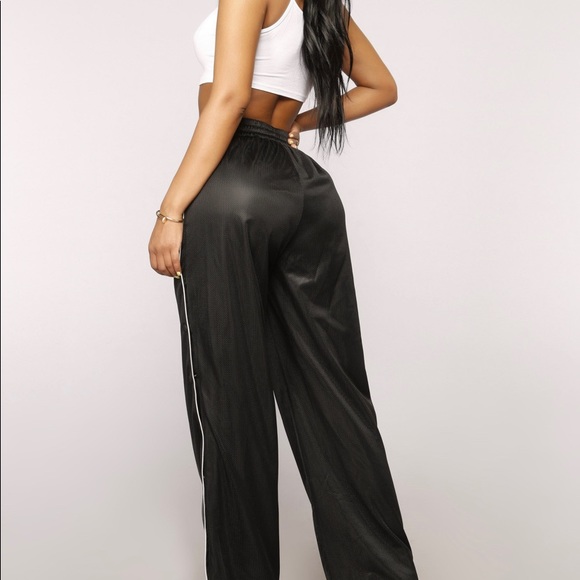 ADORABLE BLACK SNAP PANTS. SIZE L - Picture 6 of 6